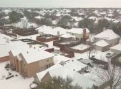 Миллионы жителей Техаса остались без света, тепла и воды из-за снежного шторма: подробности (видео)