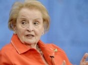 Олбрайт: Мы должны предоставить Украине оборонное оружие