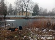 Вещи ребят остались на берегу