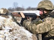 На Донбассе ранен украинский военный 