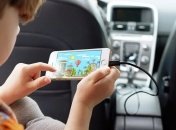 Коли телефон стоїть на зарядці, його не можна перевантажувати