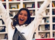 Первый поцелуй: Регина Тодоренко показала милый снимок с дельфином