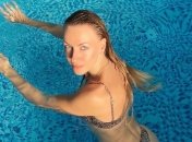 "Хороший задок": Никитюк похвасталась упругими ягодицами под водой (фото)