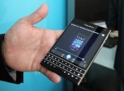 Blackberry выпустили в продажу смартфон с квадратным экраном