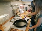 Правила користування сковородою з антипригарним покриттям