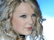 Лицо Тейлор Свифт появилось на кукурузном поле