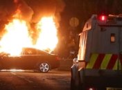 В Северной Ирландии вспыхнули массовые беспорядки: погибла журналистка 