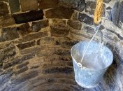 На Одещині чоловік кинув у колодязь дружину