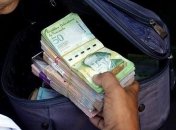 За год инфляция в Венесуэле выросла на 6000%