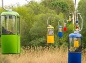 В Харькове парень выпал из кабинки канатной дороги и попал под колеса авто: видео момента и рассказ очевидцев