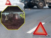 Під Львовом легковик влетів у білборд на великій швидкості (фото та відео)