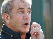 Мел Гибсон напал на журналиста