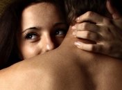 Сексуальное влечение женщин связывают с настроением, а не с гармонами