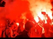 С файерами под зажигательную музыку: как проходит вечеринка под МВД по случаю отставки Авакова (видео)