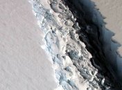 Гигантский провал в Антарктиде продолжает увеличиваться