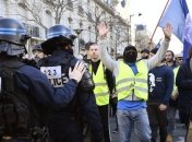 "Желтые жилеты" во Франции собрались на 15-ю акцию протестов (Фото)