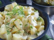 Нежнейшая тушеная молодая картошка