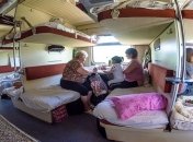 "Люди с шишкой на лбу": врач возмутился поведением украинцев в поезде