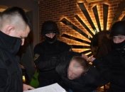 Полиция задержала мужчину, который поставлял педофилам подростков(Фото и видео)