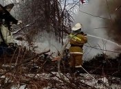 В России самолет рухнул между домами, погиб пилот