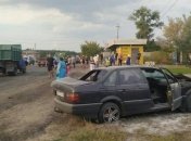 В Харьковской области авто влетело в остановку, есть погибшая