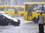 В Луцке из-за ливня было частично парализовано движение транспорта