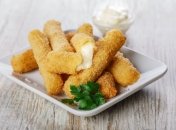 Хрустящие сырные палочки способствуют выработке гормона счастья