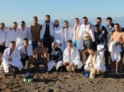 Кто в проруби, кто в теплых морях: как украинские спортсмены встречали Крещение