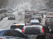 Есть и плюс: из-за гололеда водители стали меньше превышать скорость на киевских дорогах