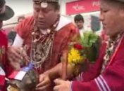 Шаманы использовали черепаху, чтобы повлиять на Санчеса (Видео)