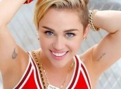 Майлі Сайрус показала фанам нове тату (Відео)