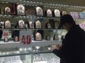 В Киеве бандиты в шлемах ограбили ювелирный магазин