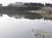 В Китае автобус с детьми упал в озеро - 11 погибших