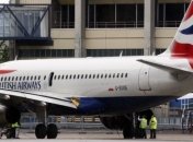 Аварийная посадка в аэропорту "Хитроу" в Лондоне (Видео)