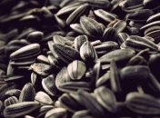 Чипсы и семечки приравниваются к наркотикам    