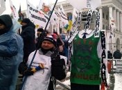 На Майдане новый протест: предприниматели собрались митинговать под КСУ и посольством США в Киеве (фото, видео)