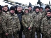 Президент присвоил звание Героя Украины троим военным