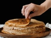 Названы причины, по которым блины пригорают на сковороде