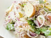 Салат с молодым картофелем и базиликом