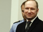 Брейвик обвинил в давлении надзирателей 