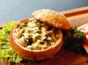 Рецепт дня: жюльен с курицей и грибами