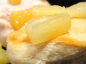 Кусочки курицы с ананасом