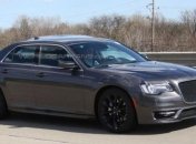 2016 Chrysler 300 SRT не появится в США