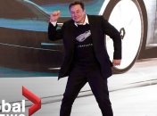 Маск станцевал в честь выпуска первых китайских Tesla (Видео)