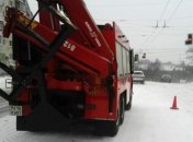 В Киеве вывели высокопроходную технику для буксировки автомобилей 