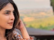 Приянка Чопра на прогулке в Нью-Йорке: стильный летний образ