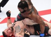 Боец ММА вырубил соперника встречным хуком в чемпионском бою (видео)