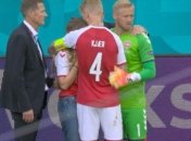 Жена Эриксена была на стадионе, когда футболист потерял сознание во время матча Евро-2020 (фото)