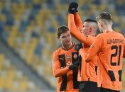 Футболисты "Шахтера" празднуют гол