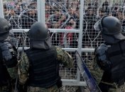 Греция эвакуирует мигрантов из границы с Македонией